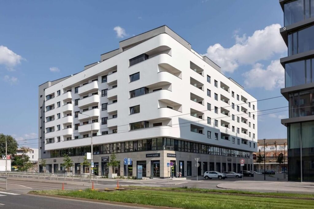 Centropolis front contact